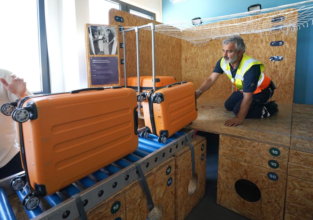 Flughafen-Mitarbeiter trainiert