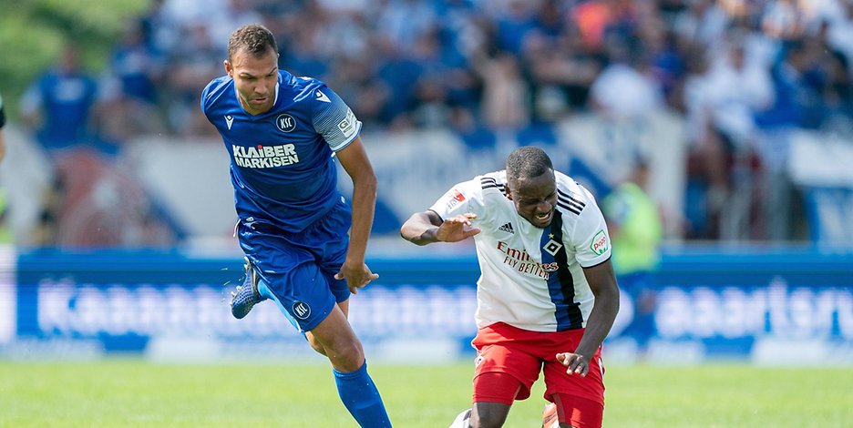 Grosser Altersunterschied Zwischen Hsv Und Ksc Jung Gegen Alt Im Volkspark Hamburger Morgenpost