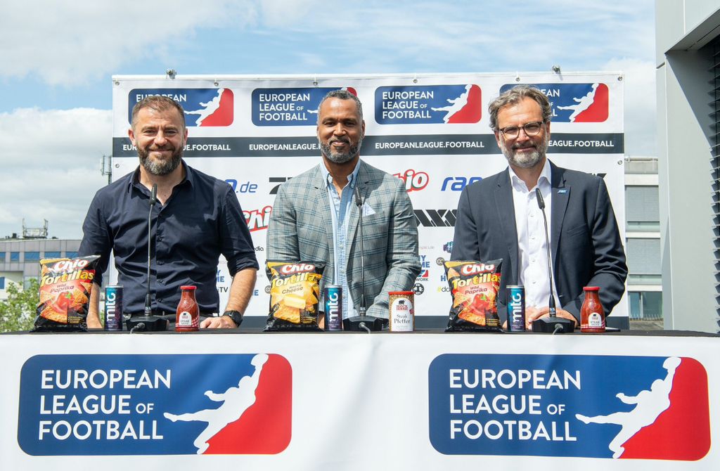 v.l. Zeljko Karajica (EFL Liga-Geschaeftsfuehrer), Patrick Esume (Commissioner), Alexander Roesner (Sportchef ran).
