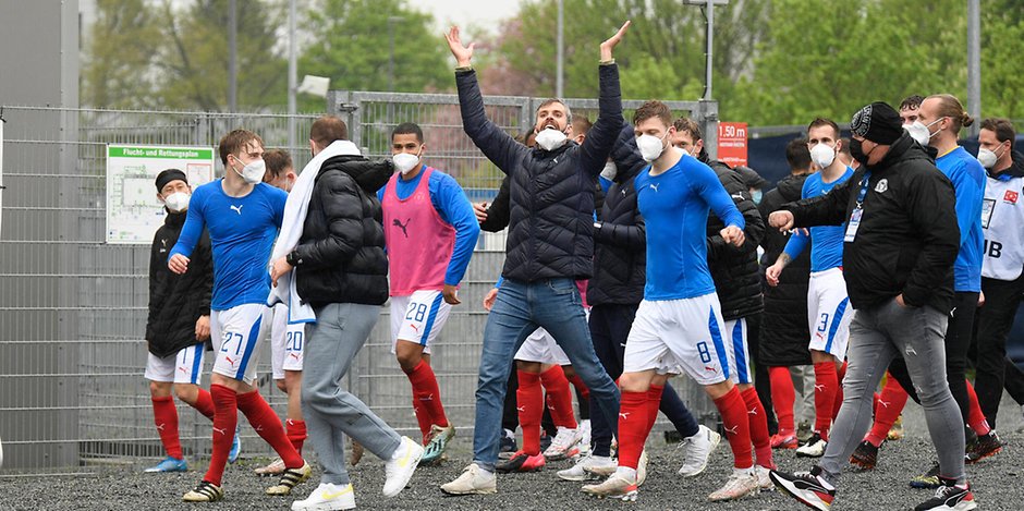 Historische Chance Am Sonntag Holstein Kiel Aus Der Quarantane In Die Bundesliga Mopo