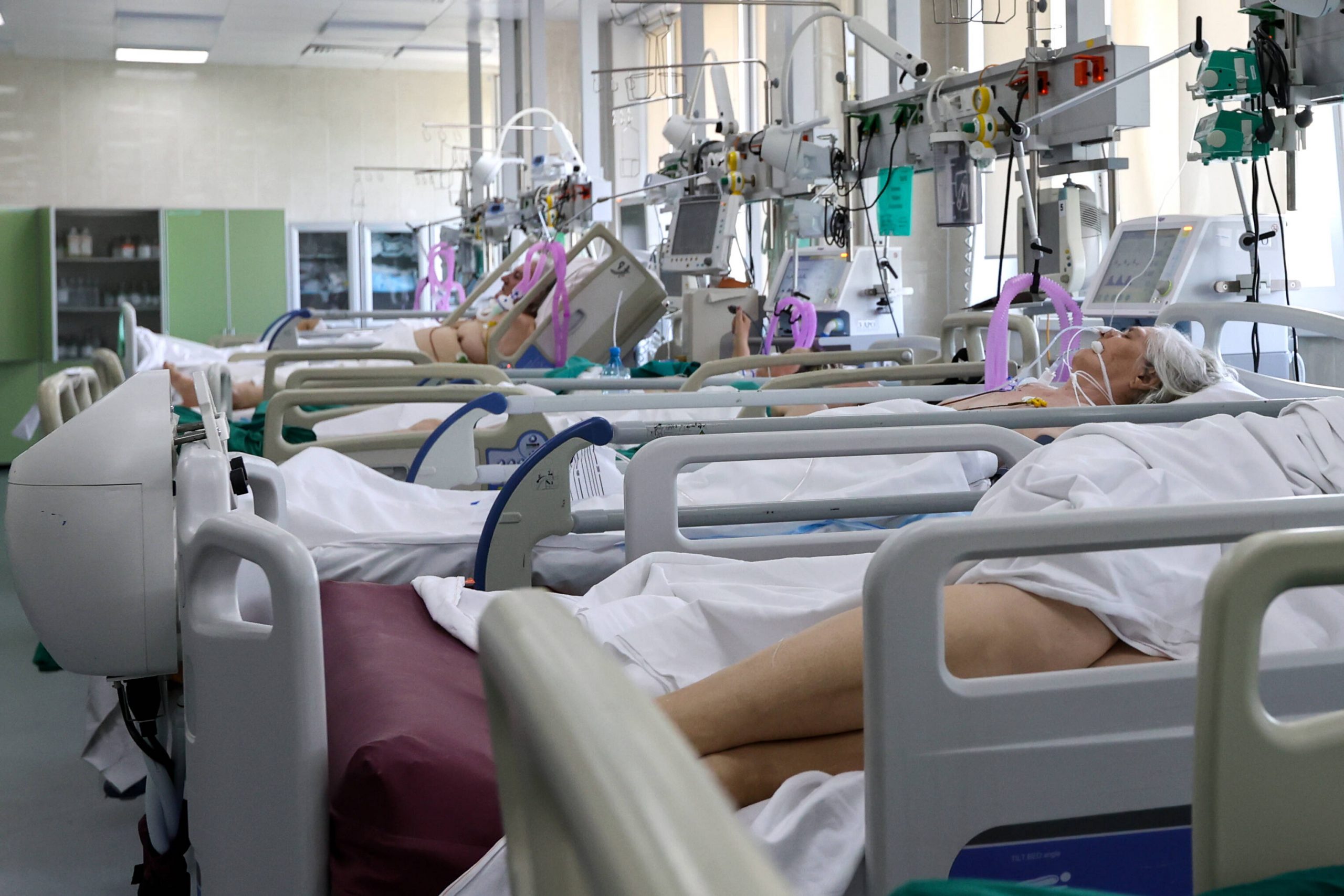 Corona-Patient:innen in einem Moskauer Krankenhaus vor wenigen Tagen.