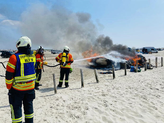 Brennender Wohnwagen am Ordinger Strand