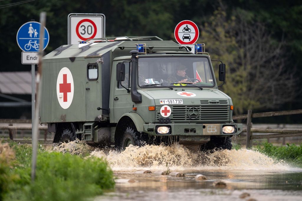 Einsatzkräfte der Bundeswehr helfen in den Katastrophengebieten in NRW und Rheinland-Pfalz.