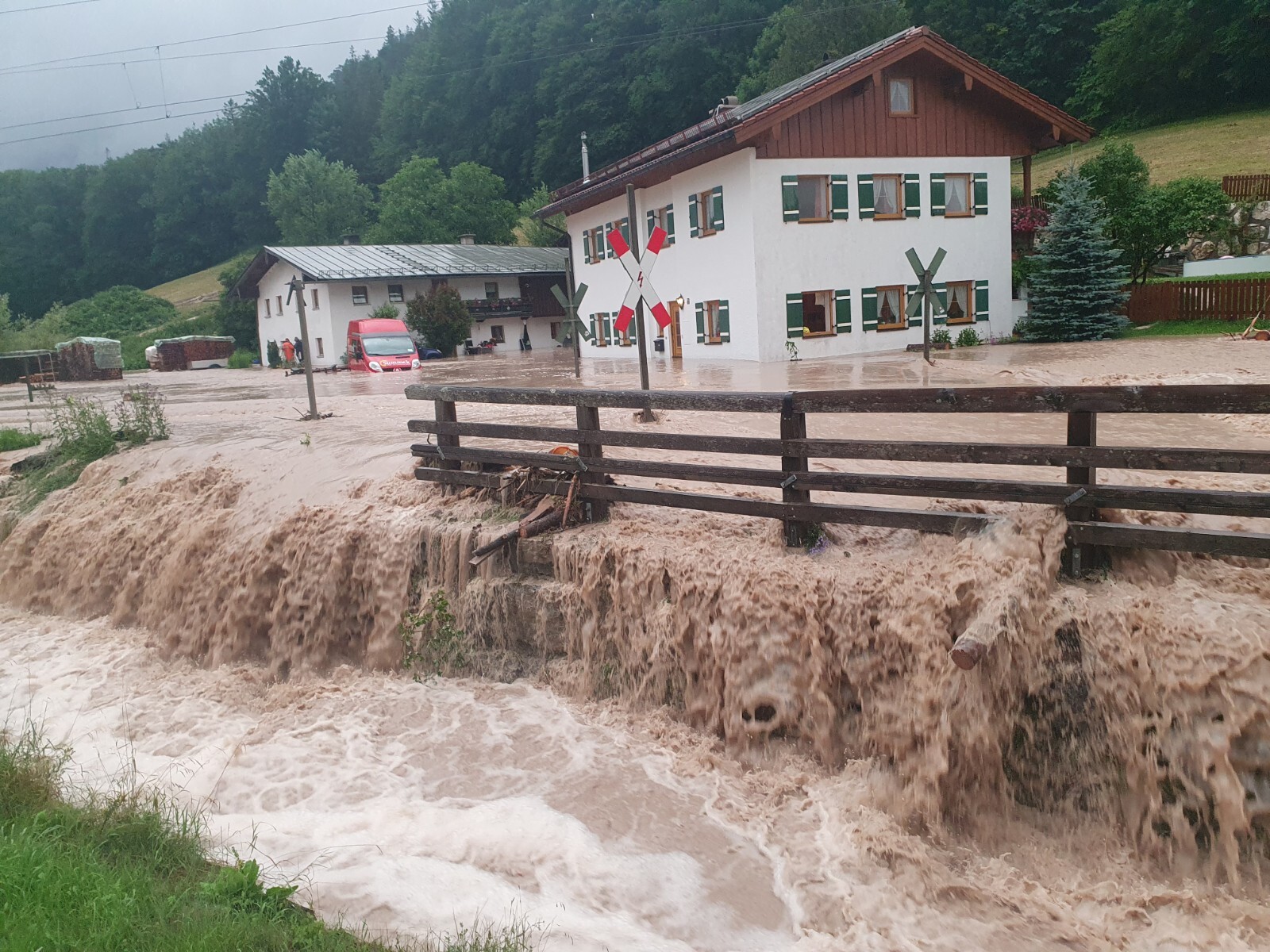 Wassermassen im Berchtesgadener Land.