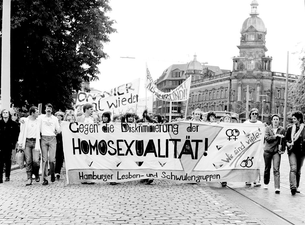 Der Demonstrationszug des ersten CSD in Hamburg