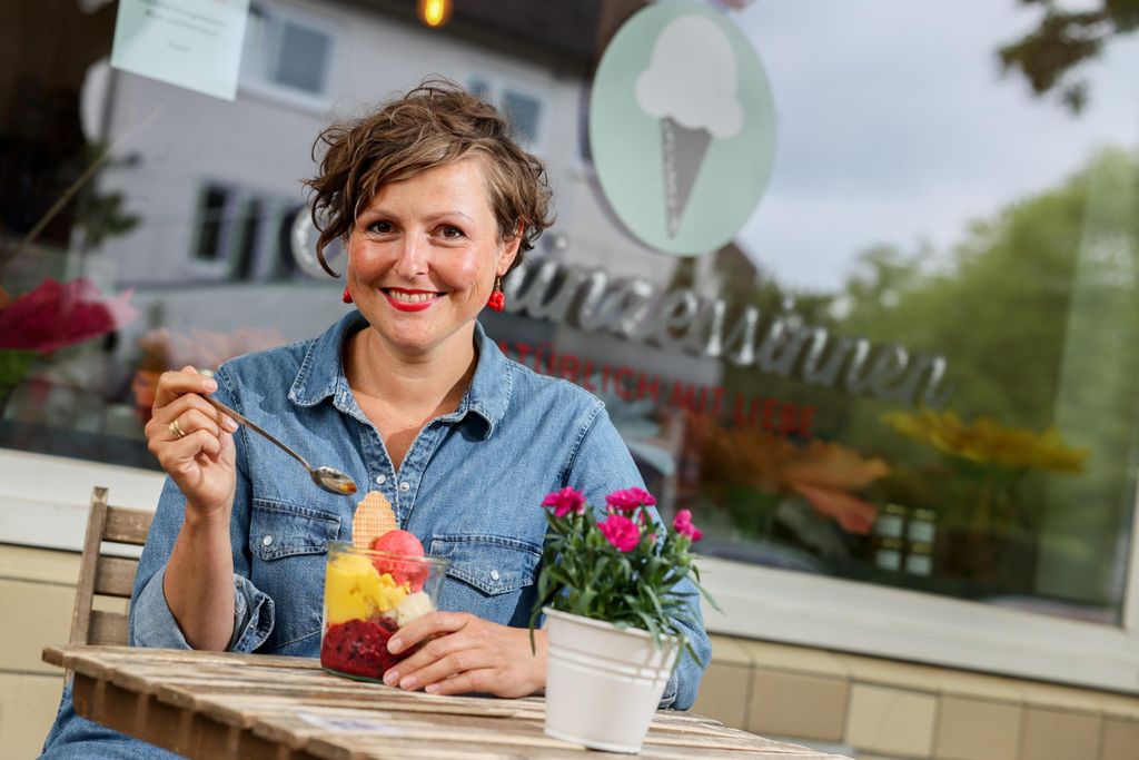 Hamburg:Katrin Kerkhoff betreibt seit 2014 die Eismanufaktur Eisprinzessinnen in Alsterdorf.