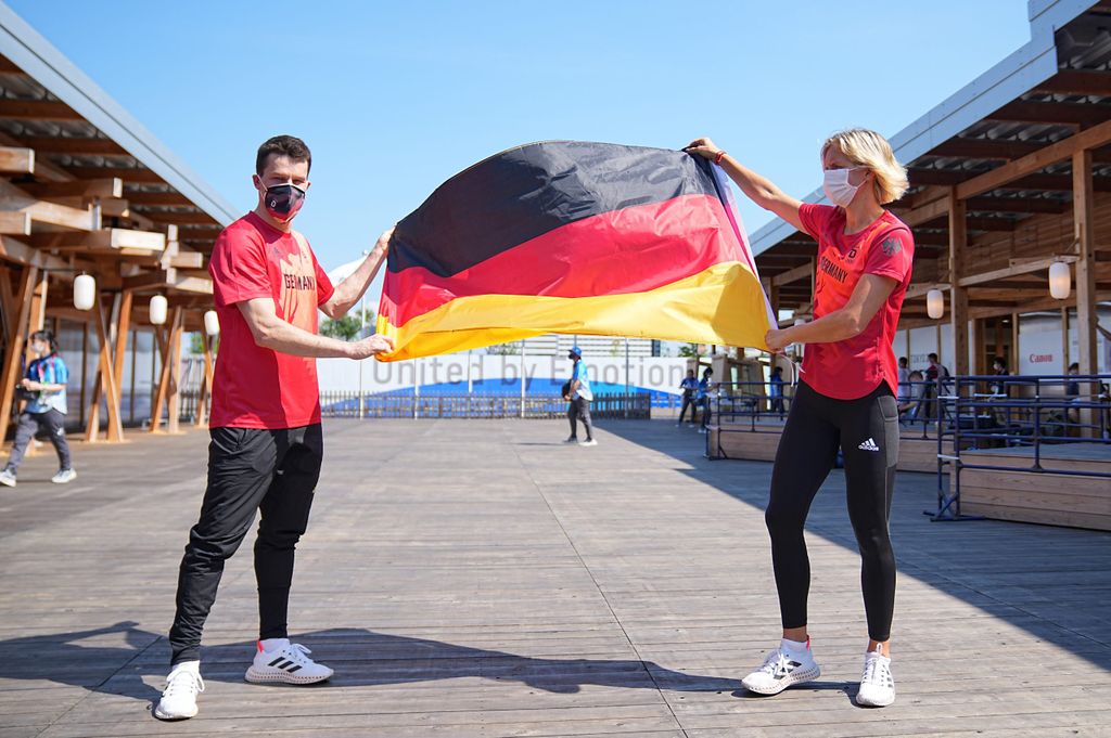 Beachvolleyballspielerin Laura Ludwig und Wasserspringer Patrick Hausding werden bei der Olympia-Eröffnungsfeier die deutsche Fahne ins Stadion tragen.