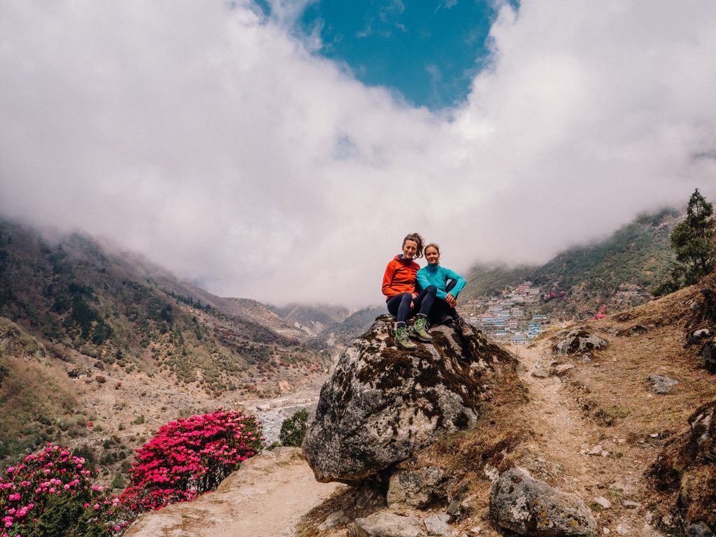 Valerie und Kristin in Nepal