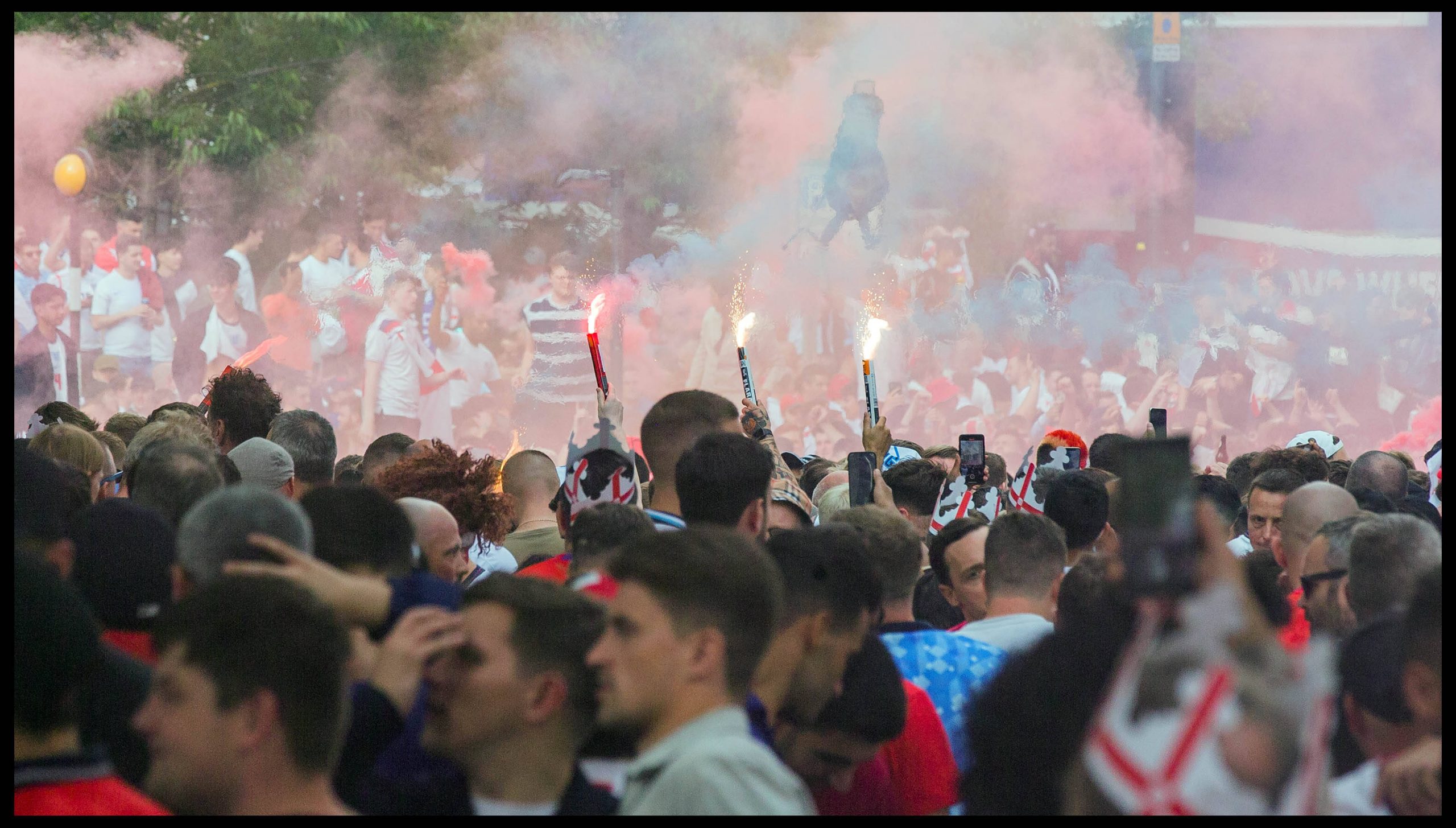Englische Fans versammelten sich vor dem EM-Finale.