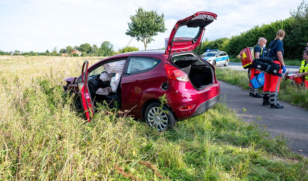 Husby Schwerer Verkehrsunfall Mit Einem Todesfall Mopo