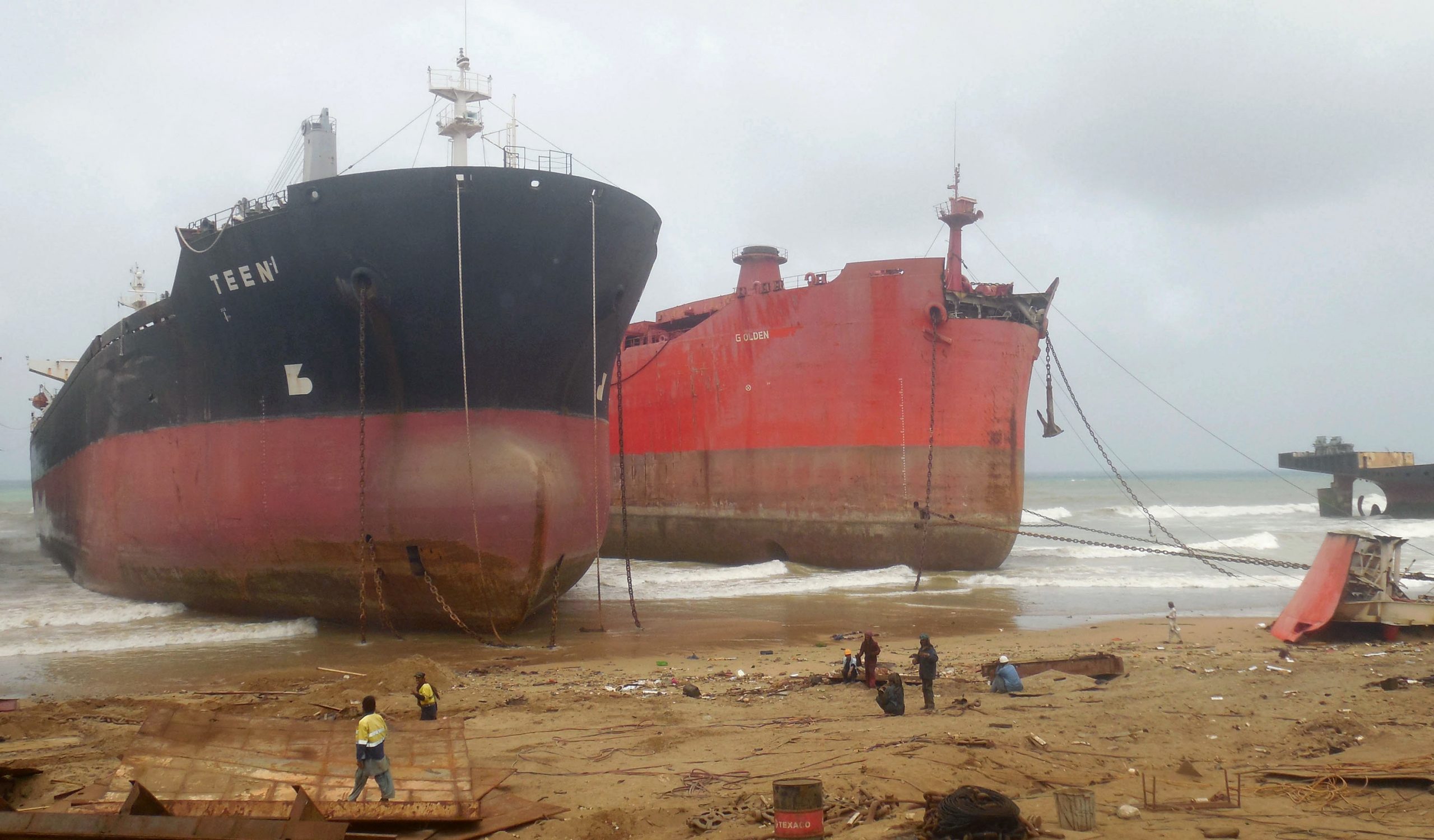 Tanker am Strand