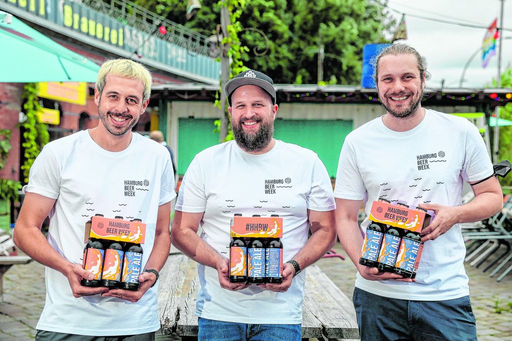 Daniel Hertrich, Überquell, Jens Hinrichs, Bunthaus Brauerei und Udo Spallek, Emilienbar (v.li.). Drei von vielen anderen Initiatoren der Hamburger Beer Week.