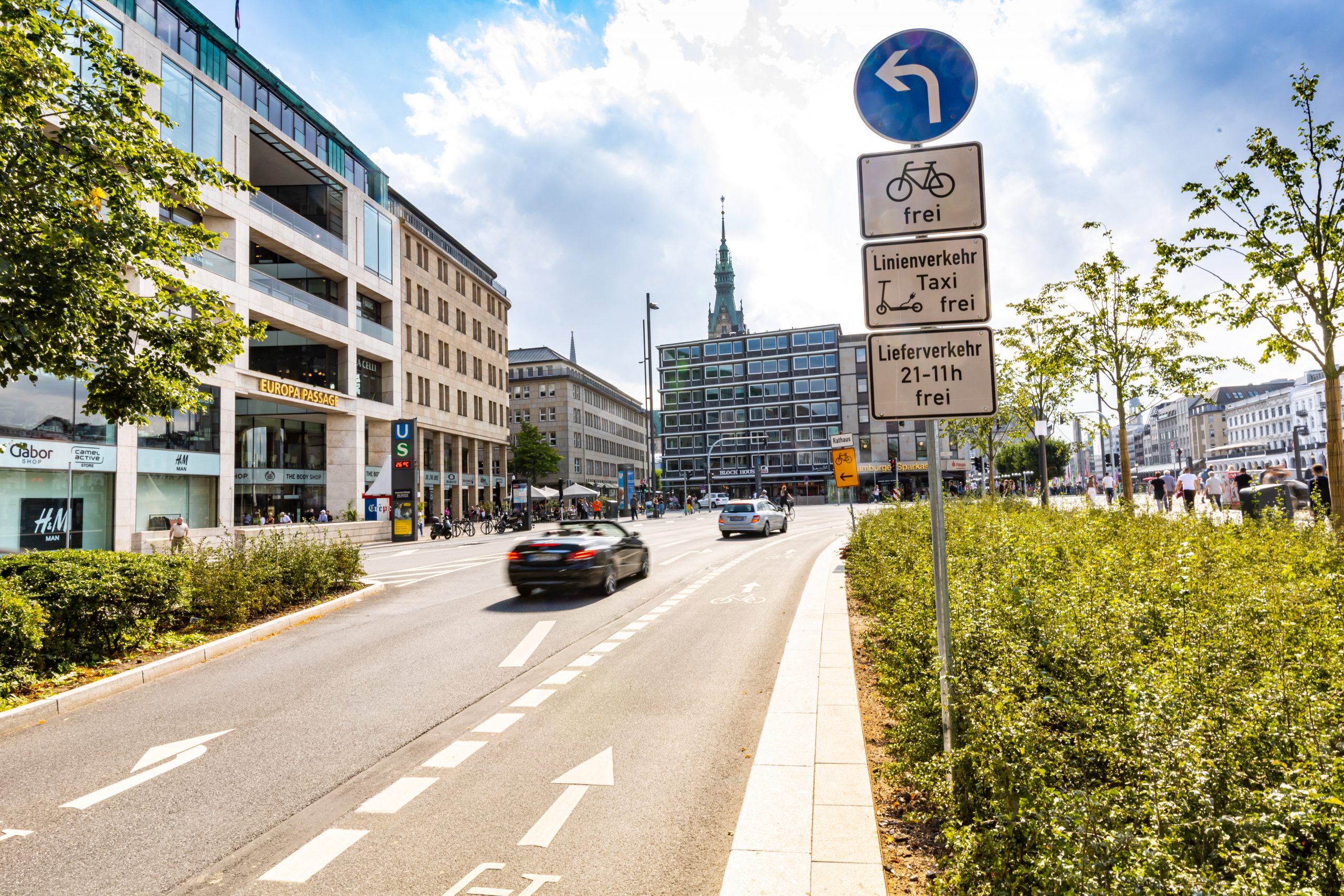 Verkehrsschild vor dem Jungfernstieg