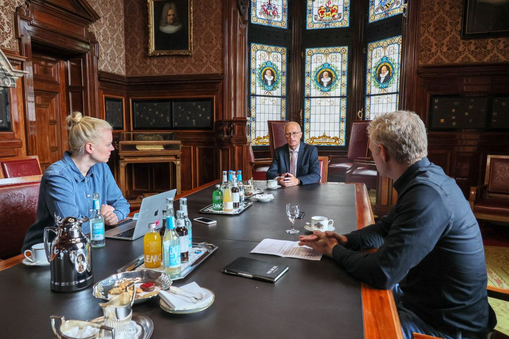 Peter Tschentscher mit Geli Tangermann und Mathis Neuburger