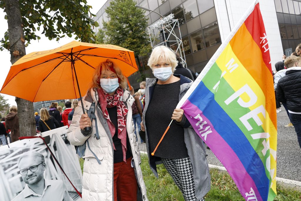 Kathrin Hensel (67) und Katharina Hartmann (67, von links) sind enttäuscht von der bisherigen Klimapolitik.