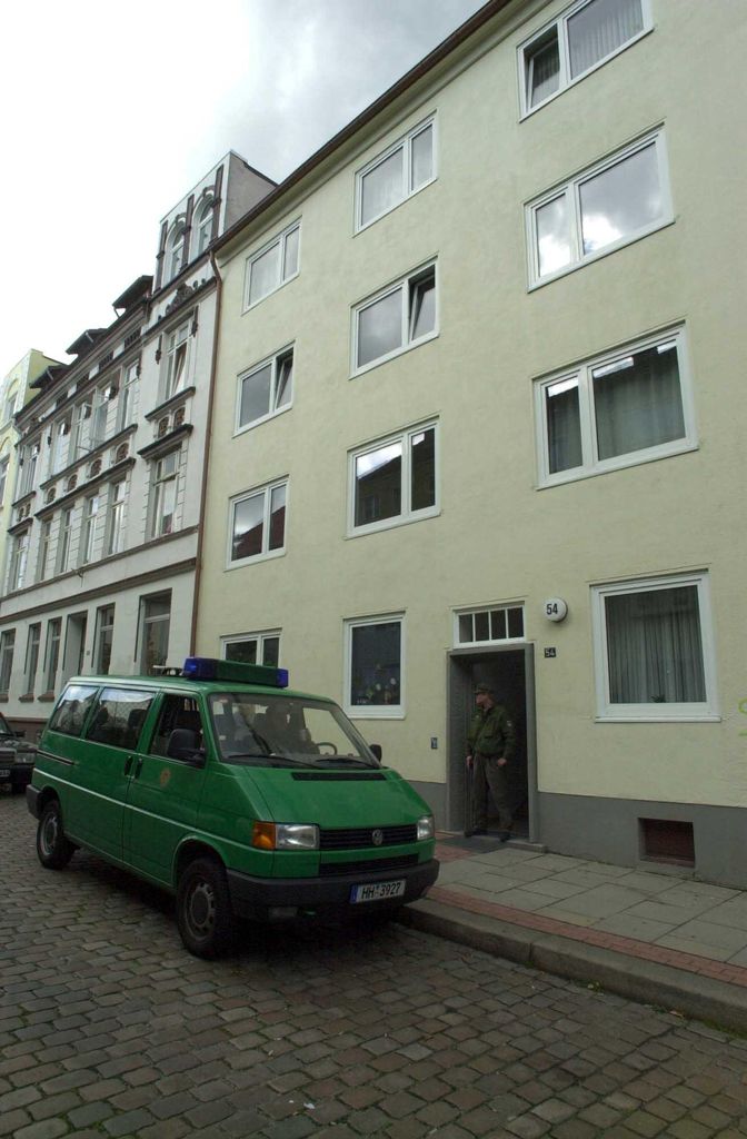 Polizei vor der Marienstraße 54