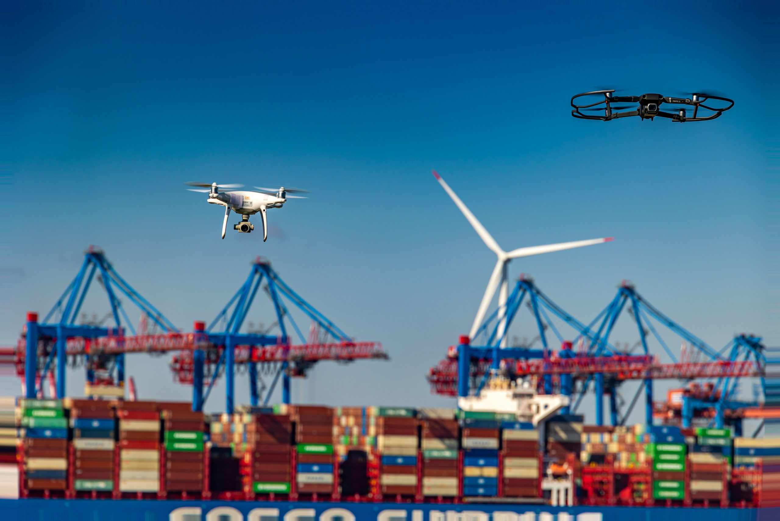 Das Testlabor in Hamburg soll untersuchen, wie Drohnen im regulären Flugraum integriert werden können.
