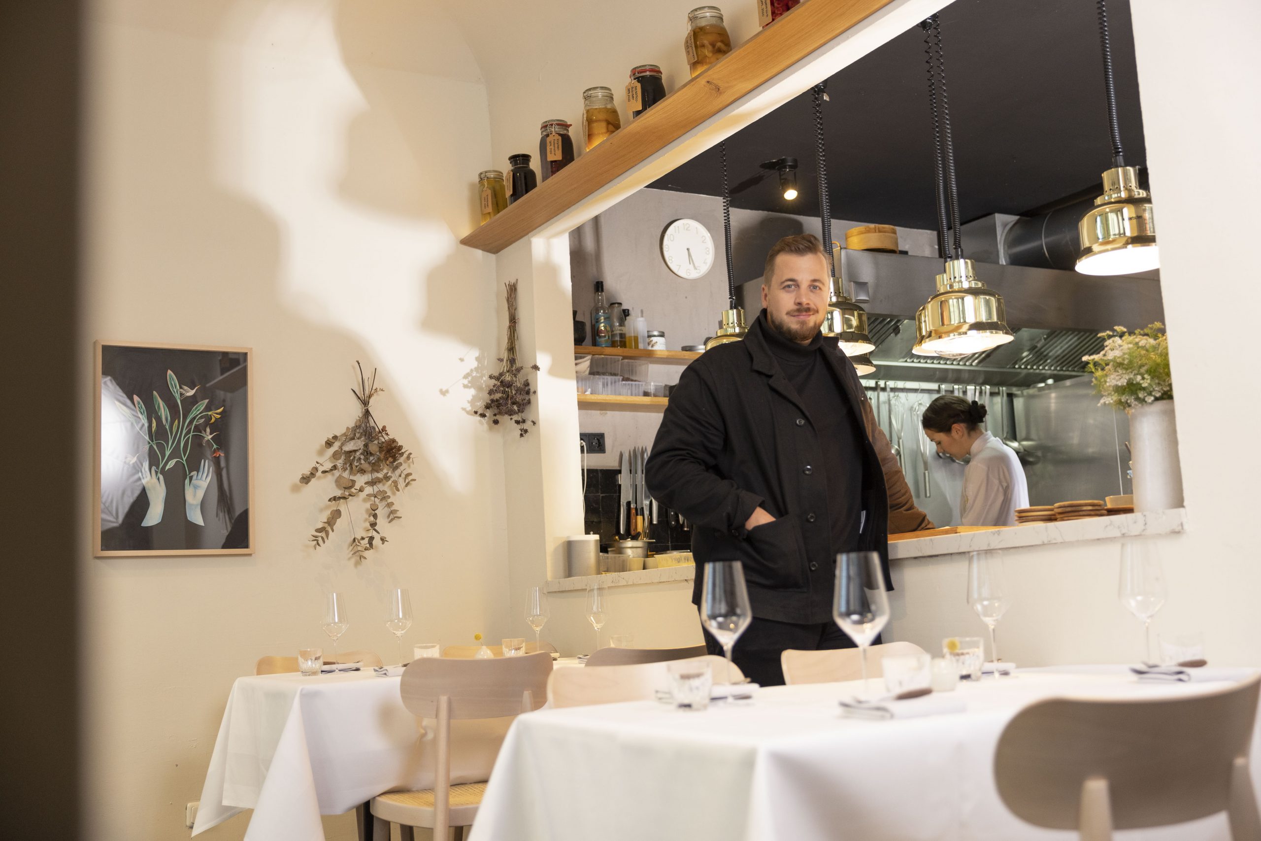 Fabio Haebel in seinem Restaurant
