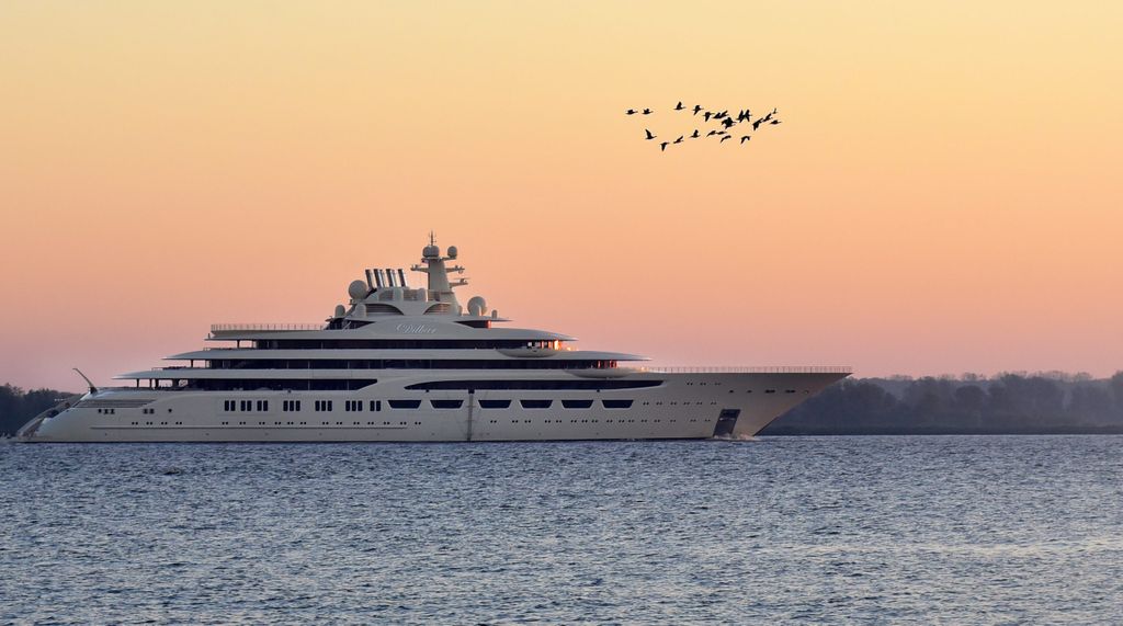 Die „Dilbar“ auf dem Weg nach Hamburg