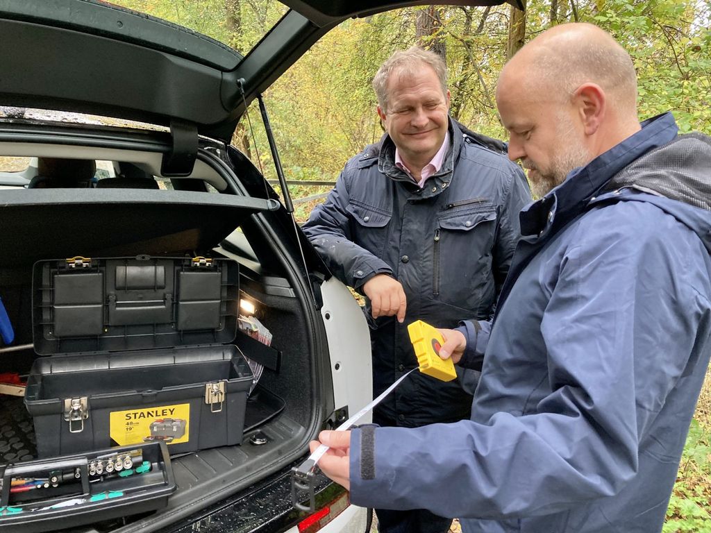 Kerstan mit dem Leiter der Ranger