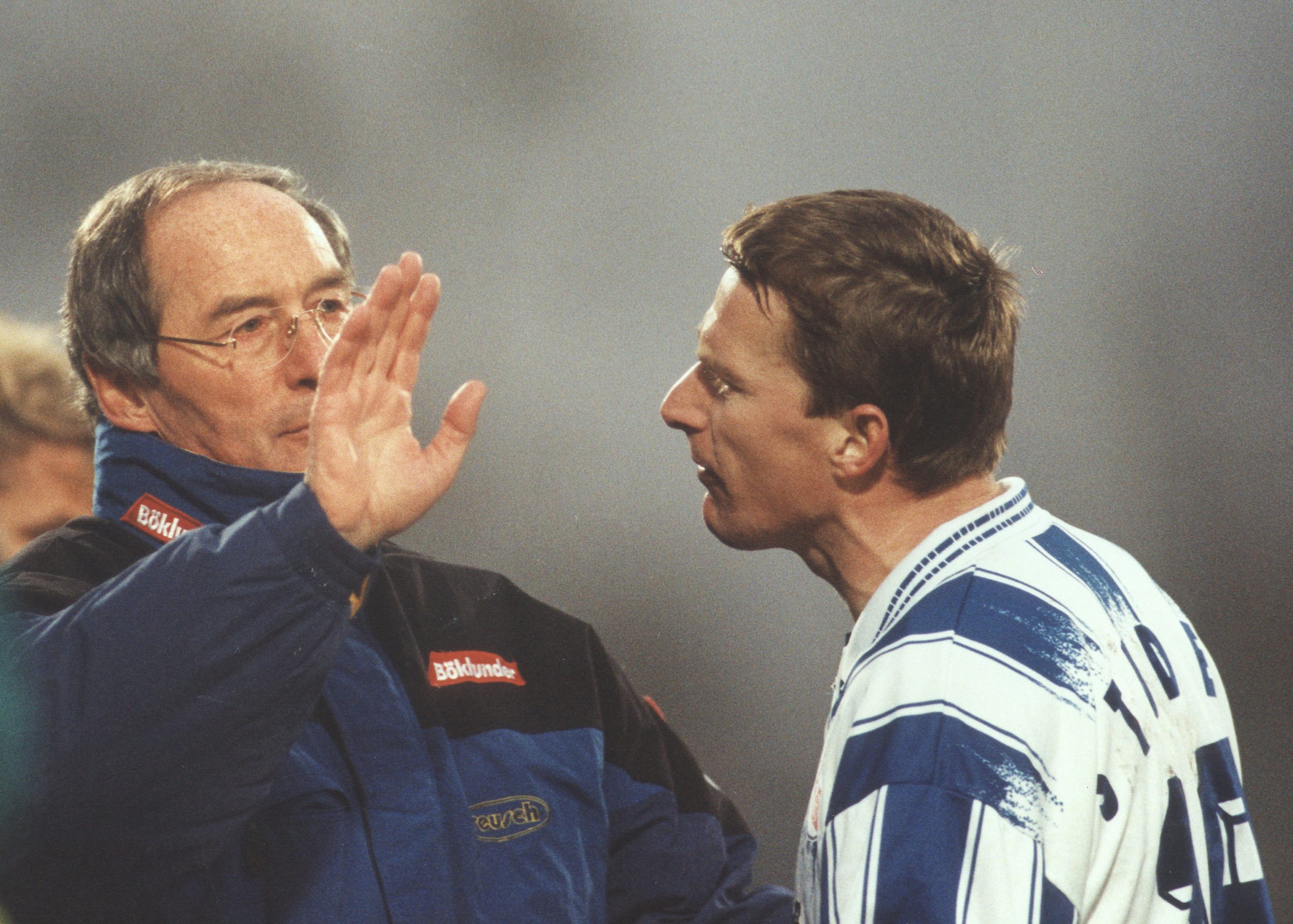 Als Rostock-Spieler legt sich Stefan Studer 1996 mit St. Pauli-Trainer Uli Maslo an.