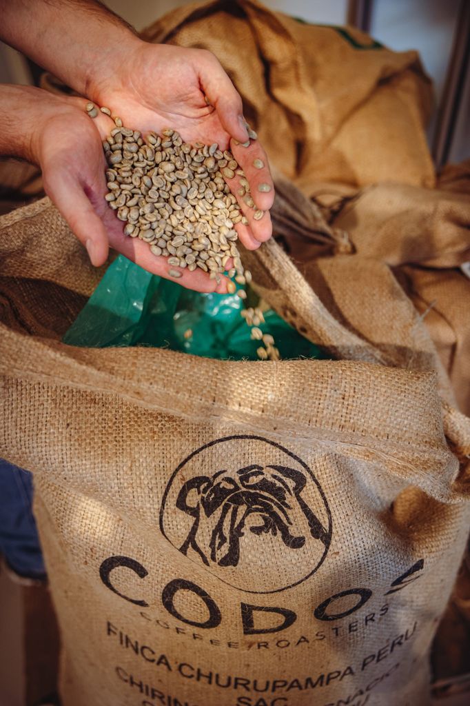 300 Kilogramm Kaffeebohnen werden im Codos in der Woche geröstet.