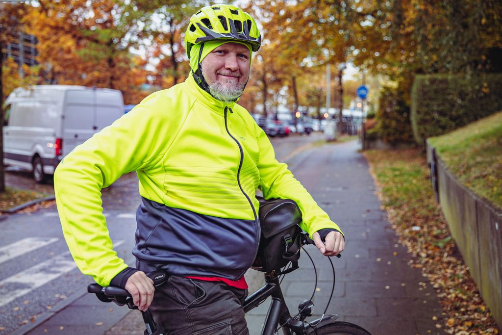 Andreas Steinhardt (53) aus Altona sieht ein großes Verbesserungsbedürfnis bei den Radwegen auf der Kieler Straße.