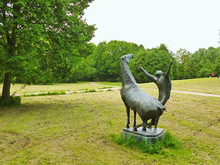 Die Skulptur „Pferdebändiger“ in ihrer Gänze