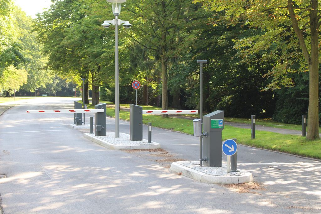 Schranke am Ohlsdorfer Friedhof