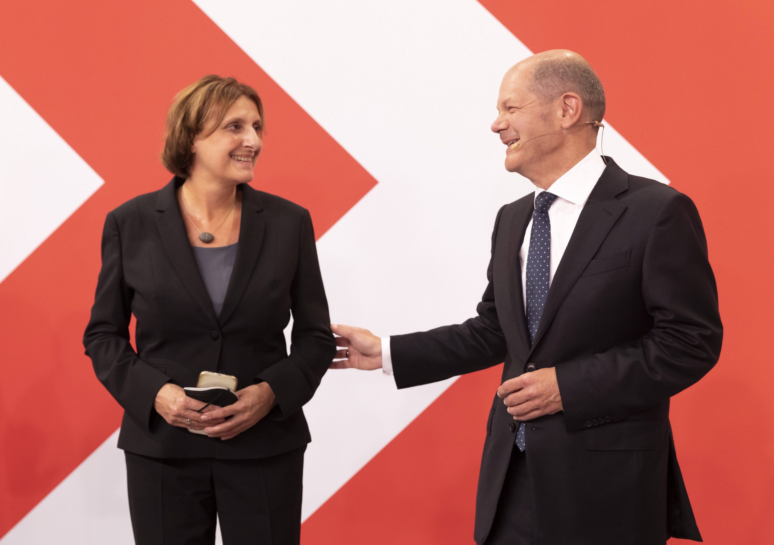 SPD-Kanzlerkandidat und Bundesfinanzminister Olaf Scholz und seine Ehefrau Britta Ernst.